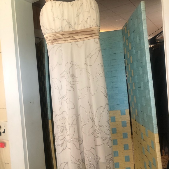 Speechless formal cream and gold dress - Picture 10 of 11